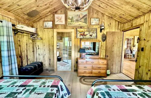 Tranquil Riverfront Cabin Retreat with Wildlife, Trails & Open Skies in Tahlequah, Oklahoma - Foto 42