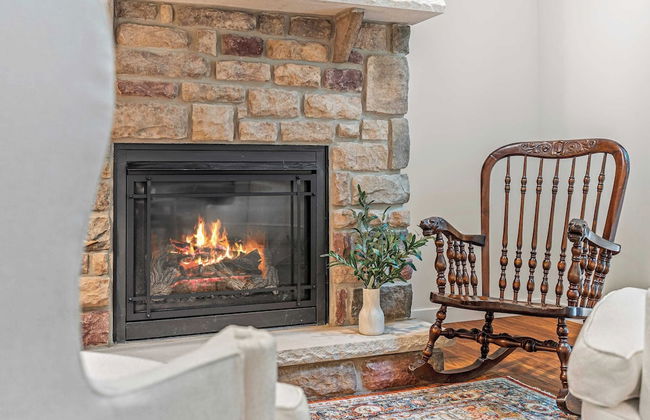 Happy Trails Chalet by Avantstay Sauna + Deck, Private Community Beach Access - Foto 40