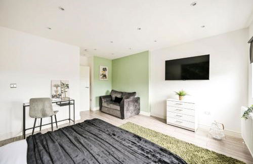 Spacious 1Bed Apt - Steps to Ealing Broadway & Shops - Foto 8