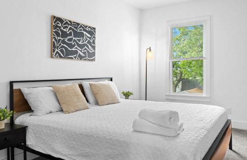 Charming 2nd-Floor Flat 3BR 2BA Free Parking - Foto 4