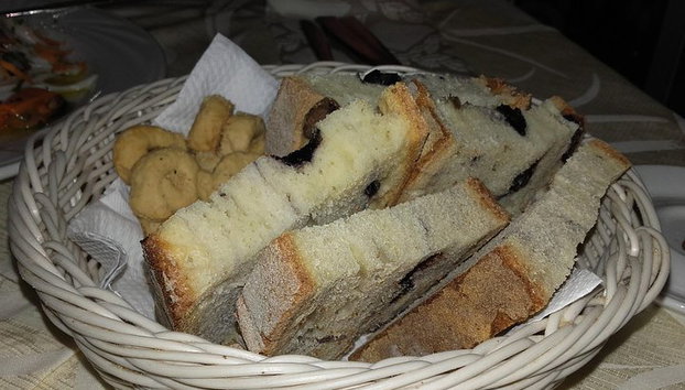 visita di MARTINA FRANCA-CISTERNINO e CEGLIE MESSAPICA di Bari - Foto 4, taralli e pane (pane)