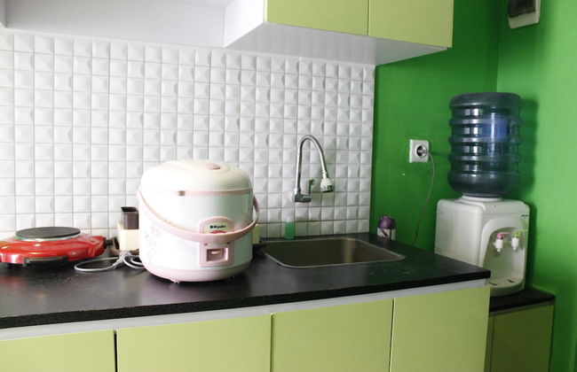 Compact Studio Room The Jarrdin Cihampelas Apartment - Photo 10