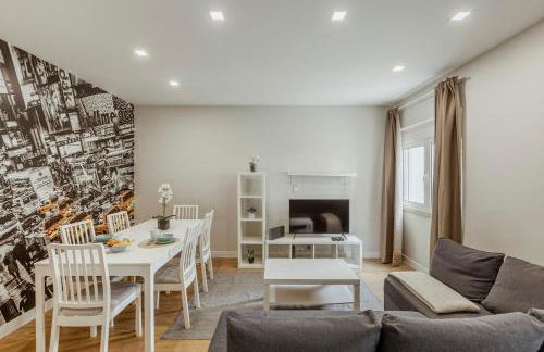 2-bedroom gem Central Odivelas - Foto 1