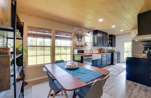 Secluded Getaway on ~10 Acres in The Piney Woods! - Foto 2