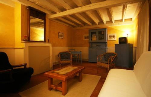 Gîte charmant au château, Le Veurdre - FR-1-489-163 - Foto 2