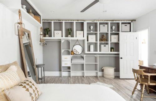 Silver Triangle Oasis with Verdant Backyard - Foto 26