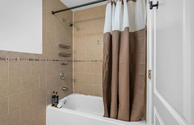 2BR Fall Retreat Near American Dream Mall and NYC - Foto 7