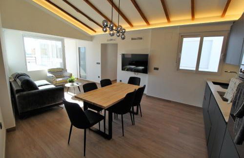 Atico loft de lujo con terraza espectacular y vista a los 2 castillos - Photo 7