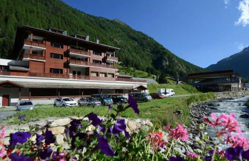 Appartement LE BUET skis aux pieds, piscine & Spa - Foto 30