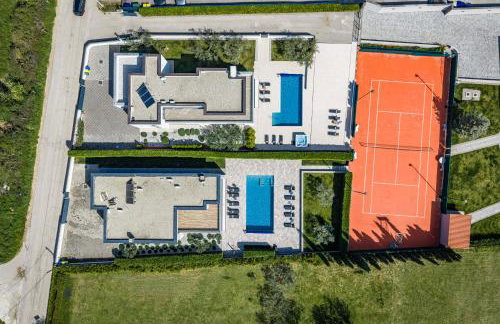 Villa Ula in Pula with heated pool, sauna & private tennis court - Photo 48