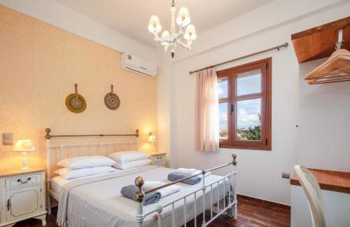 Saridakis Villa, Multi-Generational Escape & Pool, By ThinkVilla - Foto 37