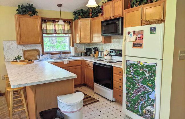 The Bear Foot Lodge by Avantstay Game Room, Deck, Beach/lake Access - Photo 10