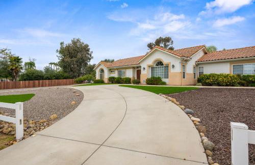 Explore Ramonas Vineyards Tranquil Home with Yard - Foto 30