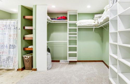 Spacious Edgerton Home with Private Beach and Views! - Foto 14