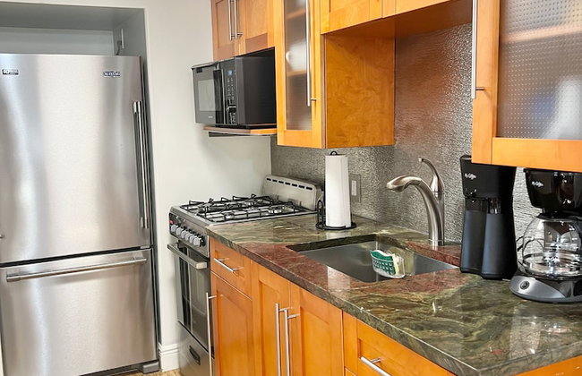 Miami Beach HomeStay - Photo 12