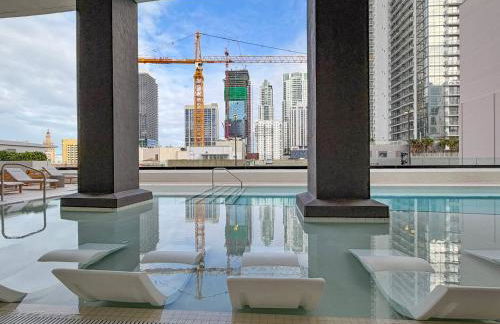 City Skyline Views & Rooftop Pool at District 225 - Foto 32