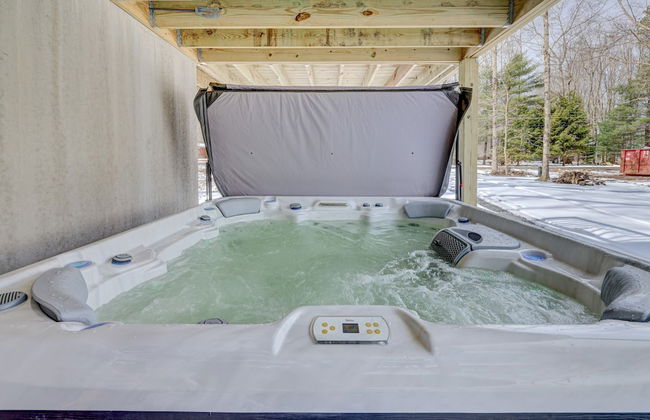 Over the Top Lodge by Avantstay Hot Tub, Shared Pool, Beach/lake Access - Foto 27