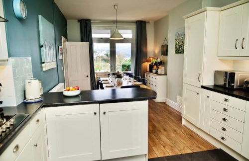 Tegfryn (Sleeps 8), 5*, Sea View, Borth y Gest - Photo 10