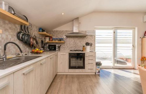 3 Bedroom Amazing Apartment In Banjevci - Foto 5