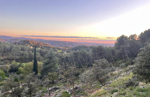 Aix-en-Provence, Bastidon provençal plein cœur de la forêt avec vue unique - Foto 1