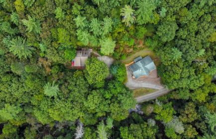 Amazing Creek View Cabin w/ Hot Tub, Firepit & Pool Table - Foto 38