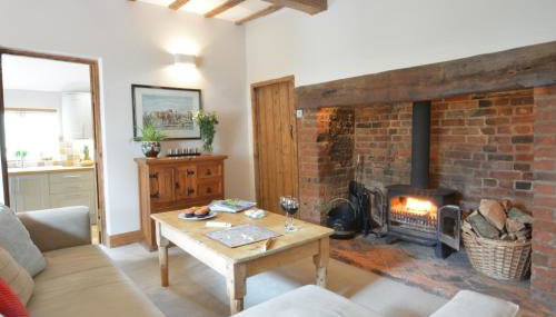 1 Tunns Cottages, Rushmere, nr Beccles - Foto 2