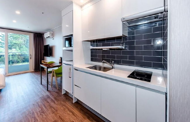 JnB Family Hotel - Photo 41