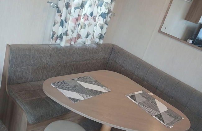 Abi Caravan Sleeps 8 Lyons Winkups Holiday Park - Foto 11