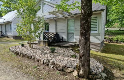 Les Chalets de SAUMUR, Piscine & Parc boisé, 100m du CadreNoir - Foto 18