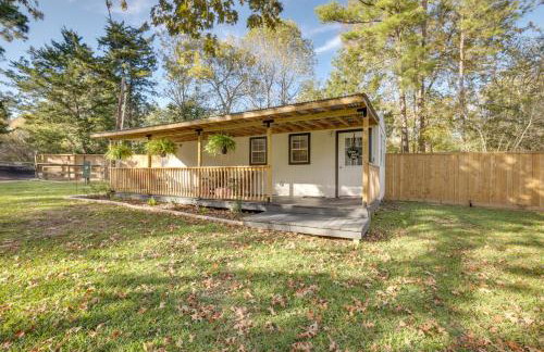 Cozy Montgomery Cottage with Porch, Near Lake Conroe - Foto 1
