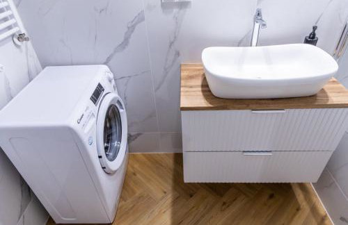 SOLAR Apartments I Stare Miasto 10min I Parking Free I Winda I Balkon - Photo 36