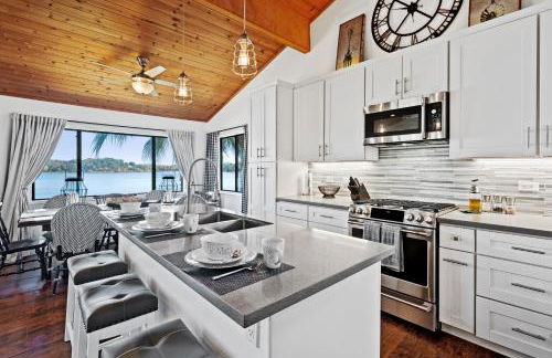 Lakefront, Private dock, ensuite-unit, King bed, Free EV charger, Boat Friendly - Foto 17