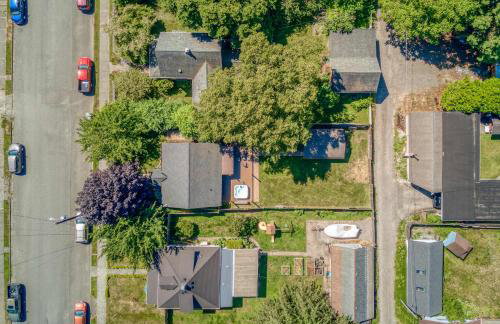 Modern 2 Bedroom Farmhouse Cottage with Hot Tub in Snohomish - Foto 46