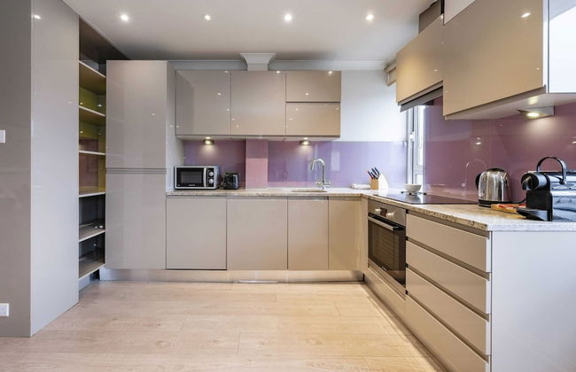 Beautiful 3-bed in the Heart of London With Parking-hosted by Sweetstay - Photo 8