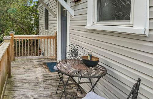 Location! Minutes to Downtown and Folly Beach - Foto 7