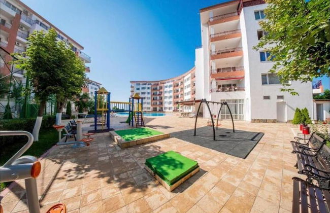 Seaside Studio Apartment in Ravda - Photo 17