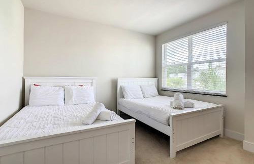 Trendy Thematic 3BR Townhouse with Private Pool - Foto 21