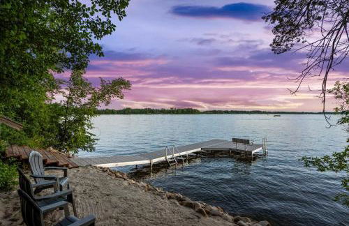 Waterfront Maple Lake Cabins with Private Beach! - Foto 2