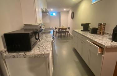 Cozy 2BR suite w Sauna - Foto 18