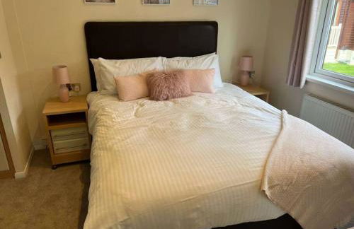 Mandarin Lodge with Hot Tub - Foto 12