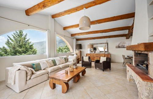 Villa La Genestière - Familienoase und Golfertraum mit Infinity-Pool und 180-Grad-Panoramablick bis zum Meer - Foto 48