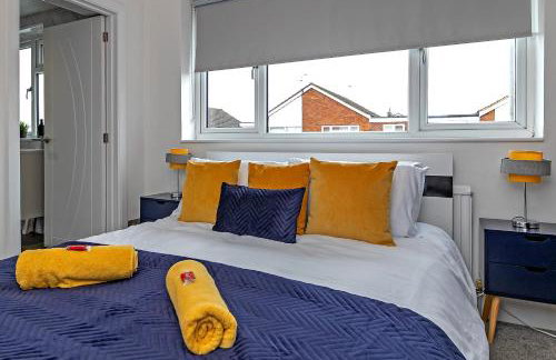 Contractors Dream~POOL TABLE~Close to Luton Airport~Three Double Bedrooms - Foto 11