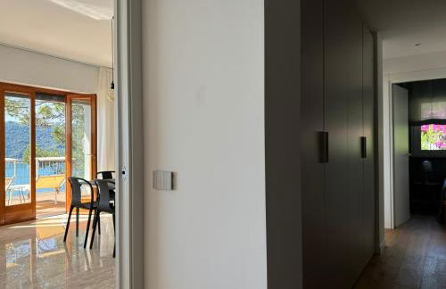 Modern and Elegant apartment with a spacious sea view terrace overlooking Palmaria Island Bright designer interiors Fully equipped Up to 6 guests Private parking Aircon All the comforts for a perfect stay - Foto 46