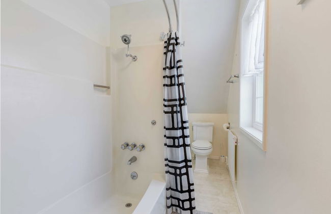 Colonial Bluff House Above the Sea by Avantstay - Foto 31