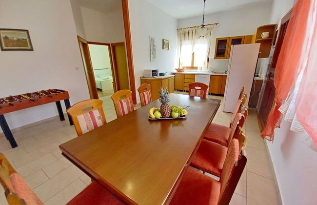 Detached House at Country Side, Fenced Private Garden Ideal for 2 Fam, Wifi - Photo 30