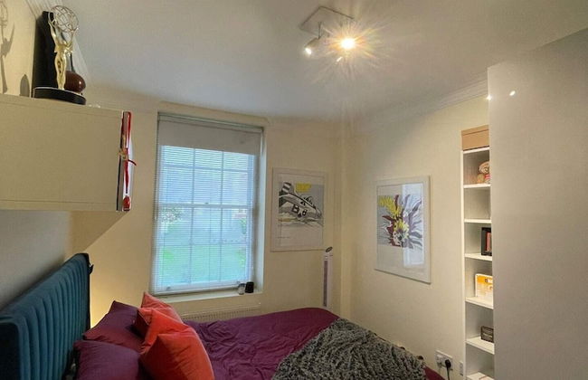 Chic Victorian Flat in Private Estate - Mile End! - Foto 3