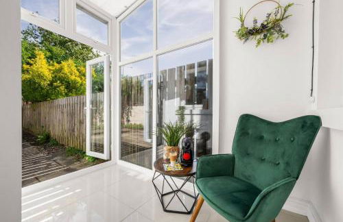 Bright and Cosy 3-bedroom Home near Manchester - Free parking - Sleeps 6 - Foto 38