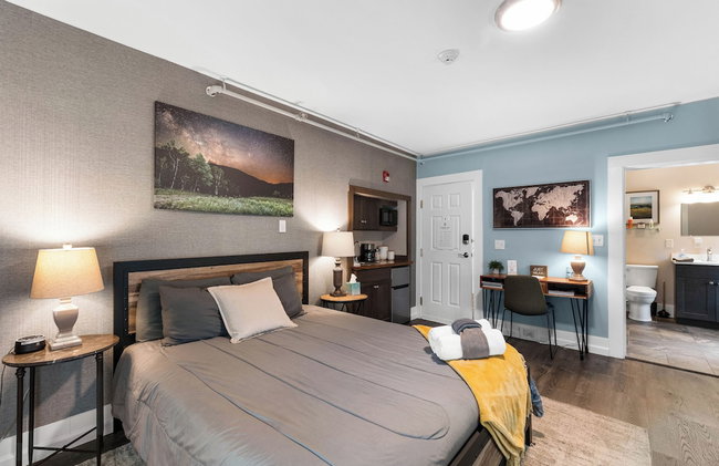 TuckAway Suites at East Branch - Foto 73