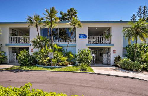 Upscale Naples Condo with Pool Access Walk to Pier! - Foto 25