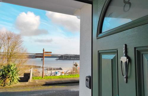 Station Cottage - Gorgeous property with breathtaking views of Neyland Waterway - Photo 1